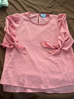 CeCe Pink Textured Keyhole Neck Blouse